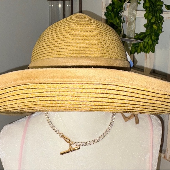 Chic Tan Wide-Brim Hat main image 10